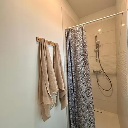 Maison Privée, Calme, Parking, Jardin Villa *