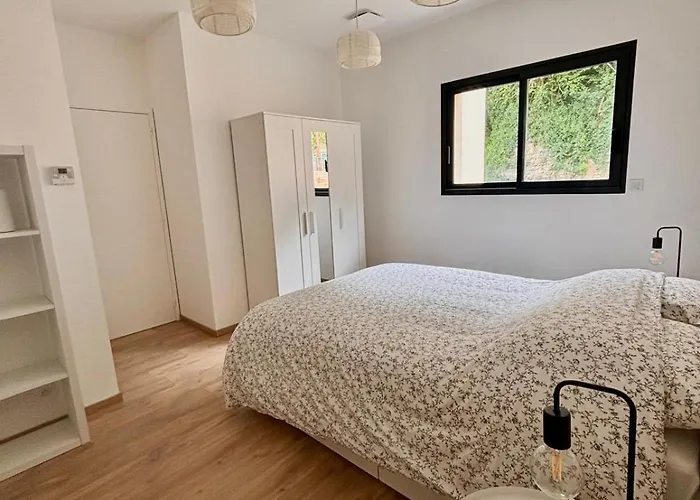 Maison Privee, Calme, Parking, Jardin Villa *