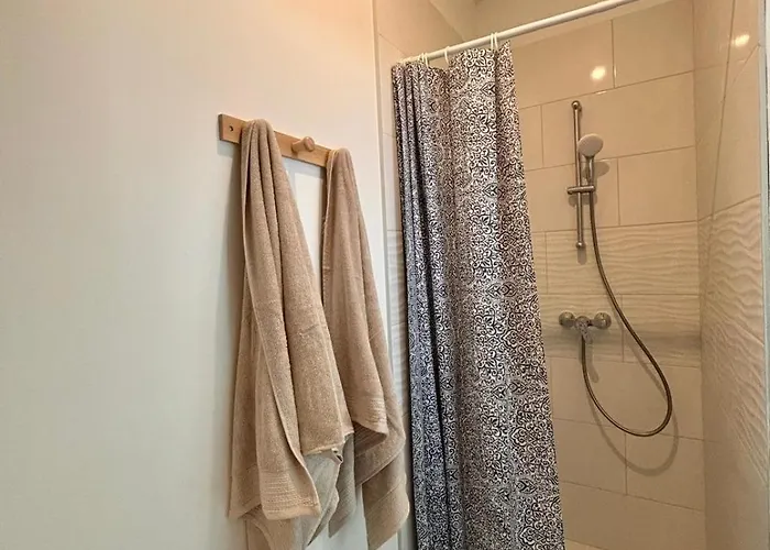 Maison Privee, Calme, Parking, Jardin Villa *