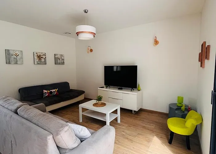 Villa Maison Privee, Calme, Parking, Jardin Reviers