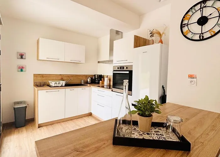 Villa Maison Privee, Calme, Parking, Jardin *