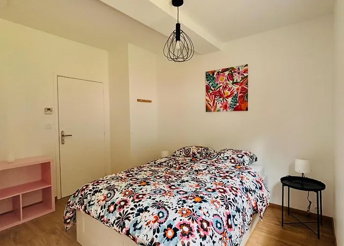 Villa Maison Privee, Calme, Parking, Jardin