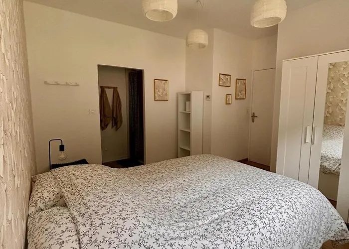 Maison Privee, Calme, Parking, Jardin *