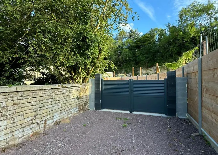 Villa Maison Privee, Calme, Parking, Jardin